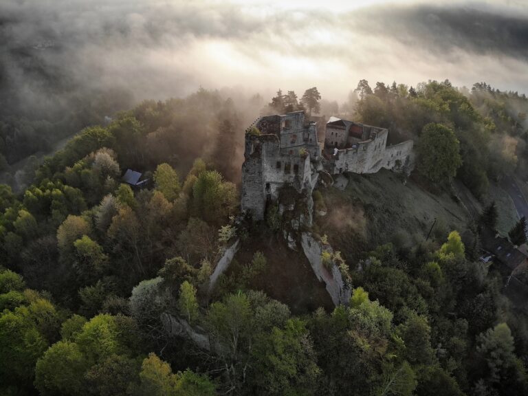 Tomasz Okoniewski - 08_Okoniewski_Tomasz_Kamieniec-in-the-fog-1